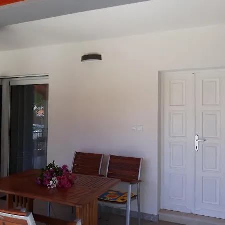 Nevia Apartment
